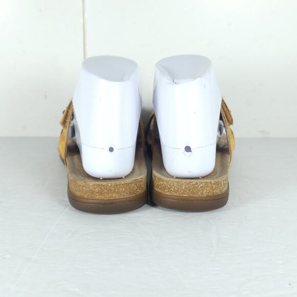 Taos Women’s Zon US6 Wheat Leather Toe Loop Flat Thong Sandals Shoes - Picture 10 of 16